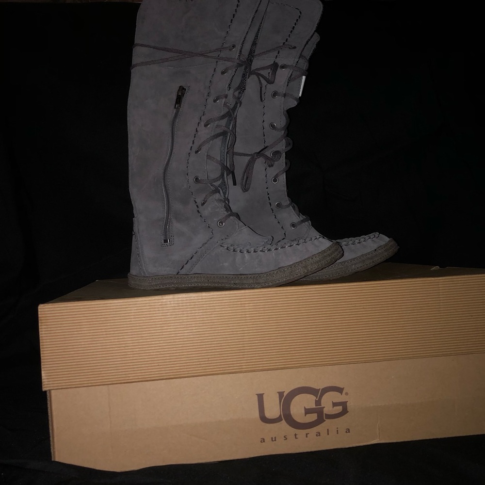 Size 6.5 UGG Australia gray boots.